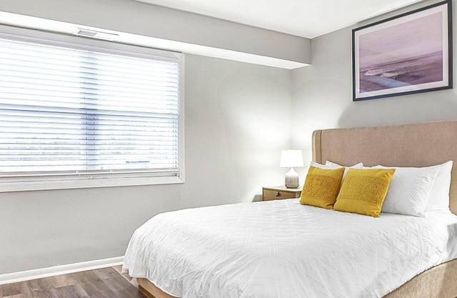 Landing | Chic 1BD, Courtyard, Gym