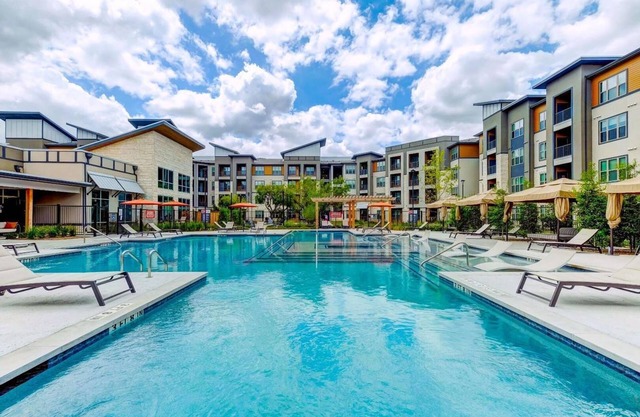Landing | Chic 1BD, Game Room, Clubhouse