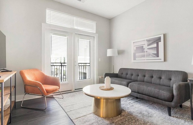 Landing | Chic 1BD, Pool, Gym