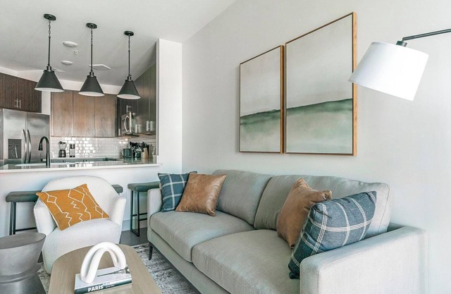 Landing | Chic 1BD, Pool, Clubhouse
