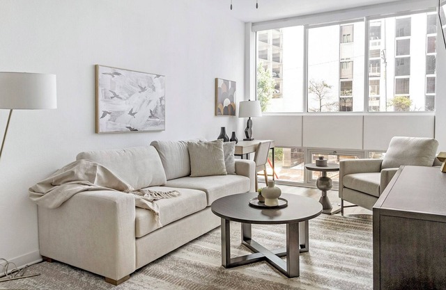 Landing | Chic 1BD, Yoga Studio, Pool