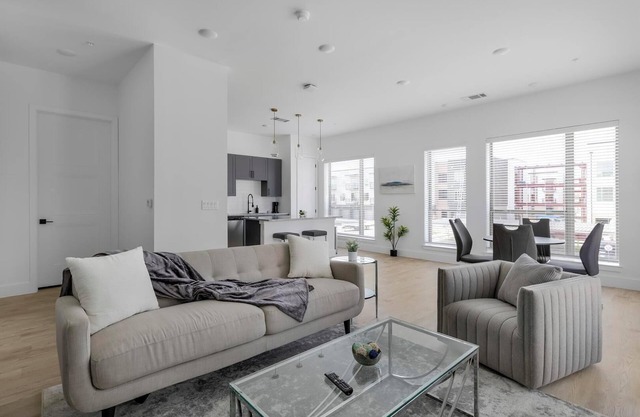 Landing | Chic 2BD in Denton