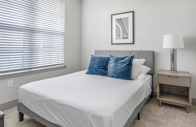 Landing | Incredible 1BD, Pool, Rooftop Lounge