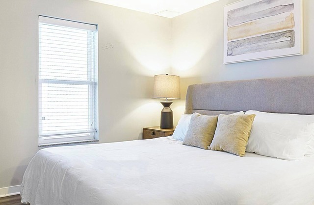 Landing | Incredible 1BD, Pool, Rooftop Lounge