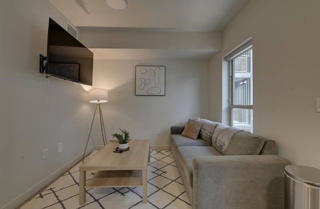 Landing | Modern 1BD, Rooftop Lounge, Yoga Studio