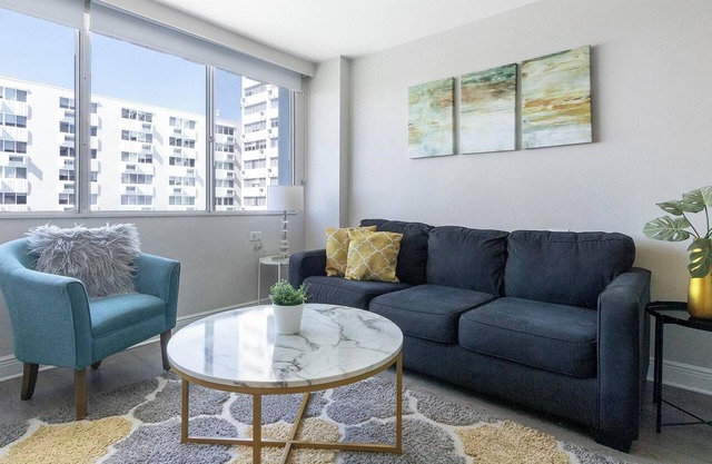 Landing | Modern 1BD, Yoga Studio, Gym