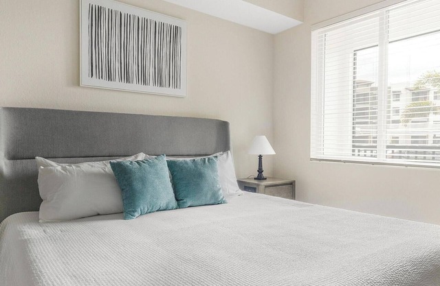 Landing | Modern 1BD, Clubhouse, Pool