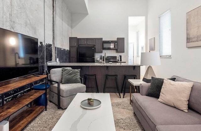 Landing | Modern 1BD, Gym, Courtyard