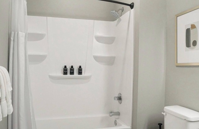 Landing | Modern 1BD, Yoga Studio, Gym