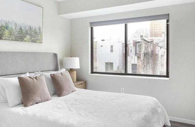 Landing | Modern 2BD, Gym