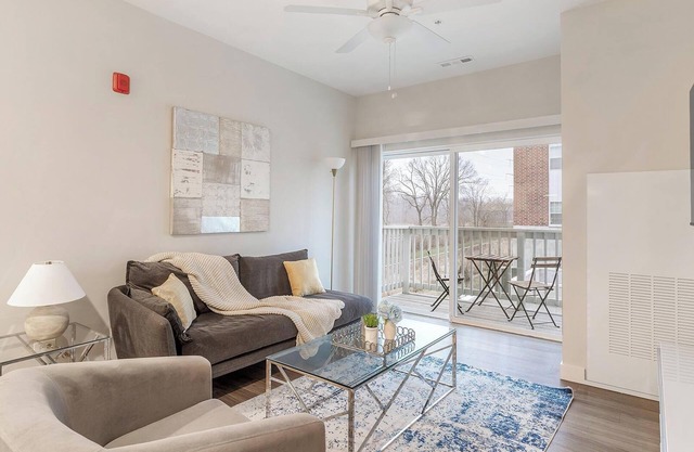 Landing | Spectacular 2BD, Clubhouse, Pool