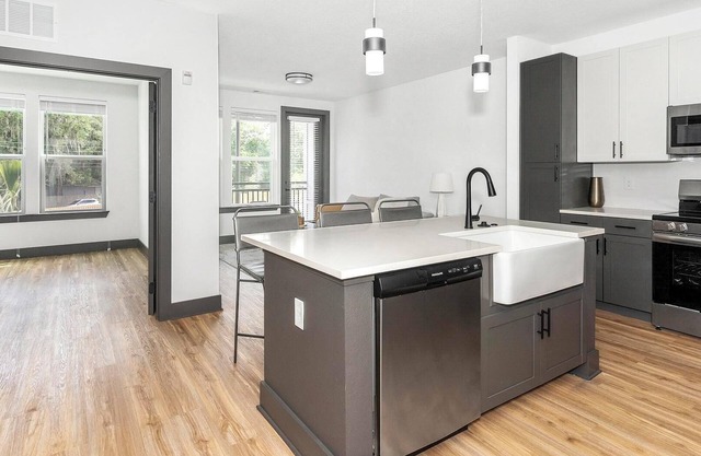 Landing | Stunning 1BD, Clubhouse, Gym
