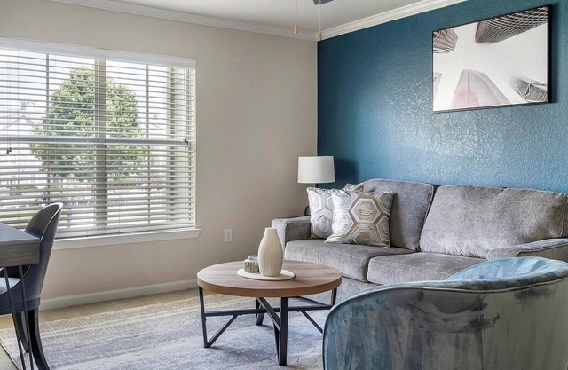 Landing | Stunning 1BD, Gym, Courtyard