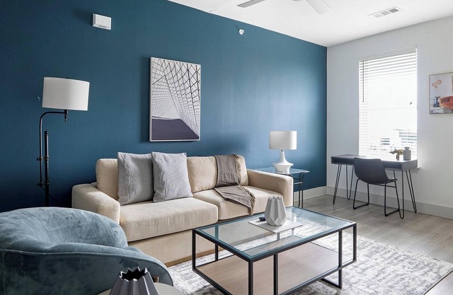 Landing | Stunning 1BD, Gym, Pool
