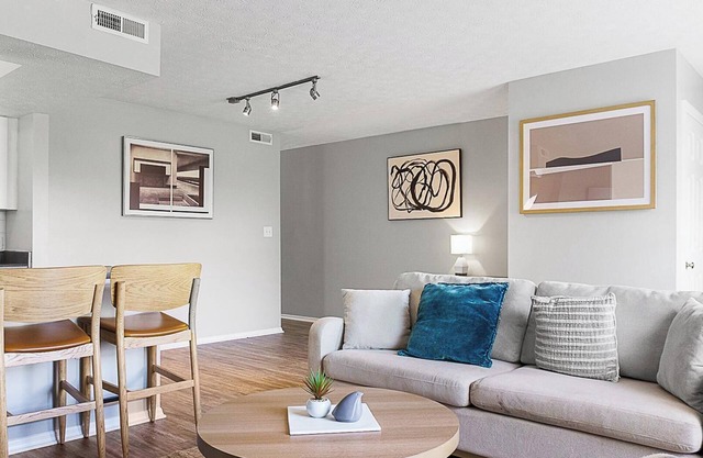 Landing | Stunning 1BD, Gym, Clubhouse