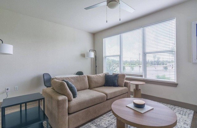 Landing at Enclave at Woodland Lakes - 1 Bedroom in The Woodlands