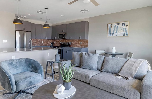 Landing | Stunning 1BD, Rooftop Lounge, Game Room