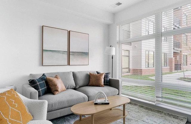 Landing | Stunning Studio, Gym, Pool