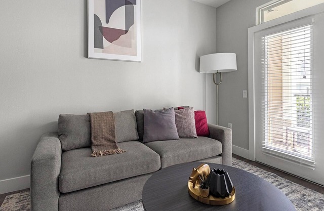 Landing at Bellrock Market Station - 1 Bedroom in Downtown Katy