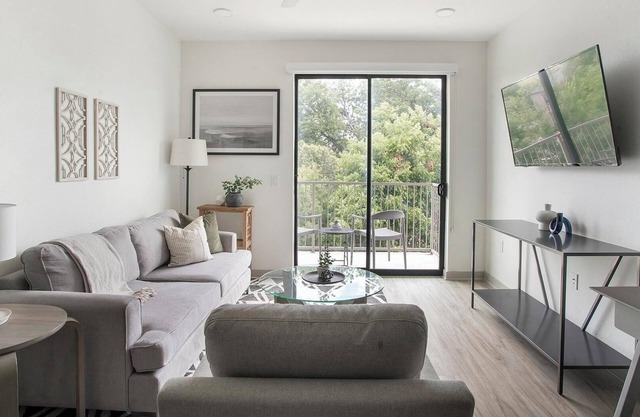Landing at The Braxton - 1 Bedroom in Brentwood