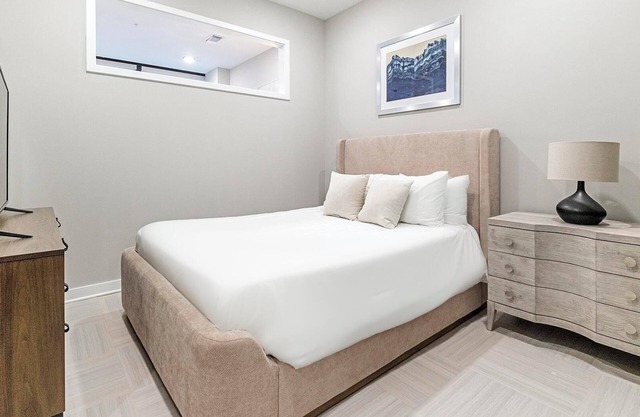 Landing | Stylish 1BD in Fountain Heights