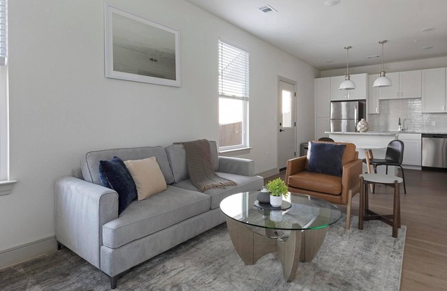 Landing | Stylish 1BD, Pool, Gym