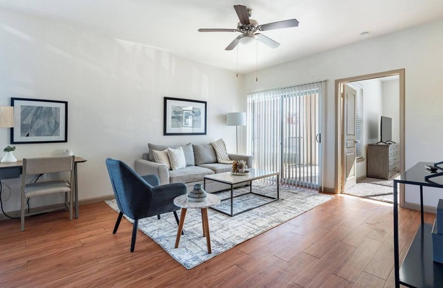 Landing | Stylish 1BD, Gym, Pool