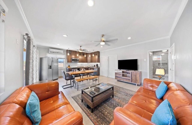 Landslake F3 · New 2BR 1BA condo with Pool