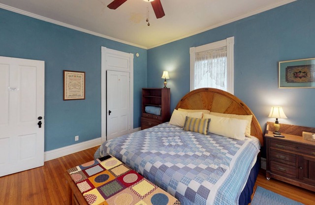 King-Lane Room-Strassenblick-Suite-Eigenes Badezimmer