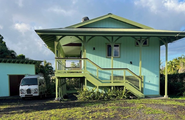 Lani One’ā: A Handcrafted Island Sanctuary with Seaside Community & Aloha Spirit