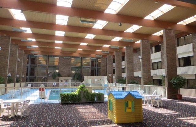 Lansing Delta West Hotel