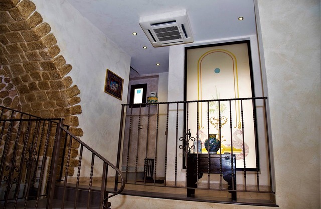 Lantern of Bachi Room 2