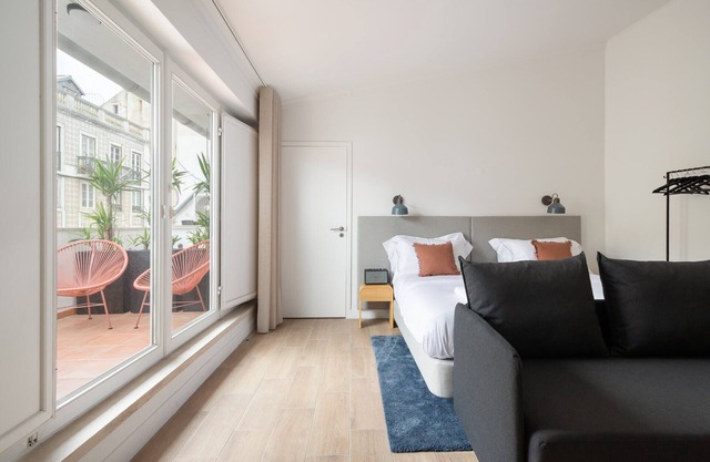 Lapa Diplomatic Flat 1.1 by Feel Lisboa