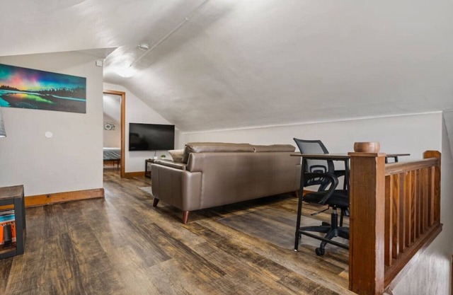 Large 1 Bedroom Loft Apartment