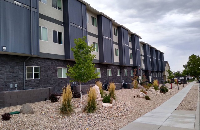 Große Wohnung mit 10 Schlafzimmern und 10 Bädern, Ganz Neu, Direkt Neben dem SUU