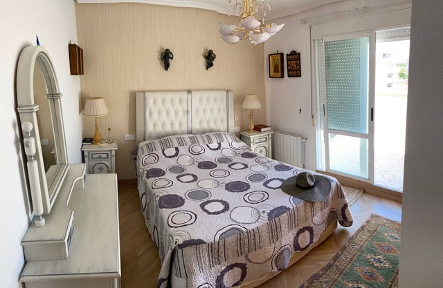 Large 130m2 penthouse next to the sea La Mata center