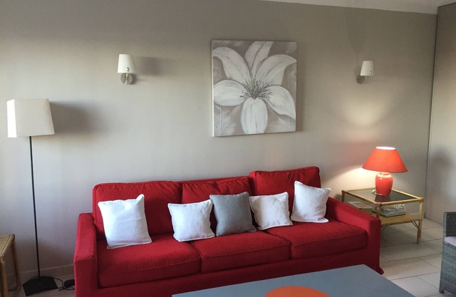 Große klimatisierte 2-Zimmer-Wohnung direkt am Meer Bettwäsche geliefert / BETT GETAN