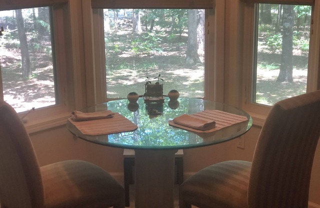 Large 2-bedroom house in Hot Springs Village WiFi, AC. Lake Balboa 4th fireworks