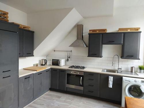 Large 2 Bedroom City Centre Apartment + Parking
