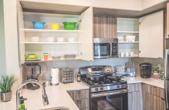Large 2BD 👑 SMART TVs 📺WiFi⚡Full Kitchen☕ Coffee