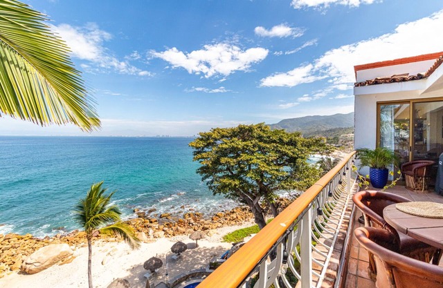 Large 3 bed 3 Bath Penthouse! Ocean front! Spacious outdoor area! Mexican Decor!