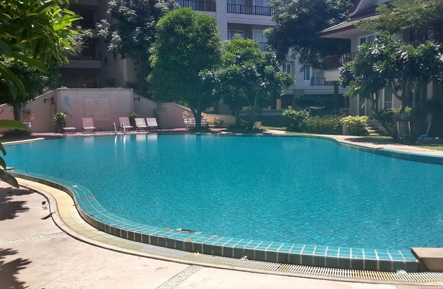 Große 3-Bett-Strandvilla mit Blick auf den Pool und eigenem Spa. Perfekt für Familien