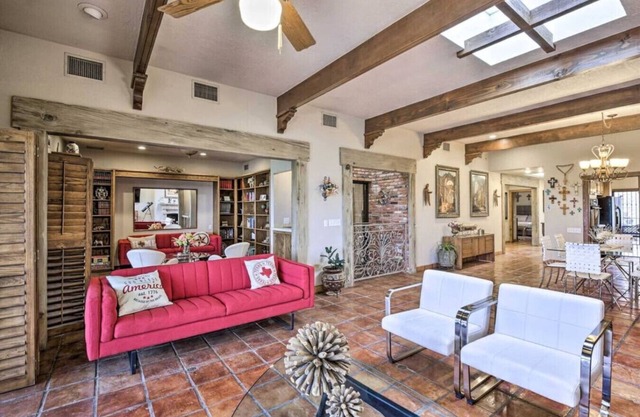 Large 3 bedroom in a safe Neighborhood!