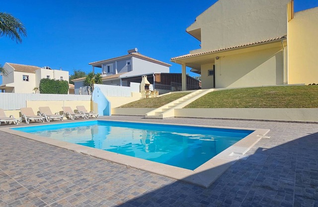 Large 3BR Villa on Vale Carro, Olhos de Água