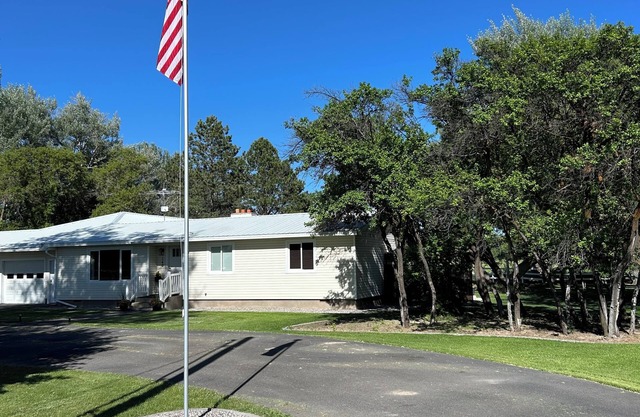 Large 4-bedroom 3-bath single level home with spacious greatroom and dining area