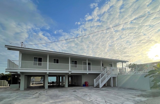 Large 5 Bedroom Canal Home in Summerland Key, FL with Pool
