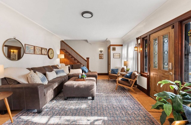 Large 6 BR House | Bay View, MKE
