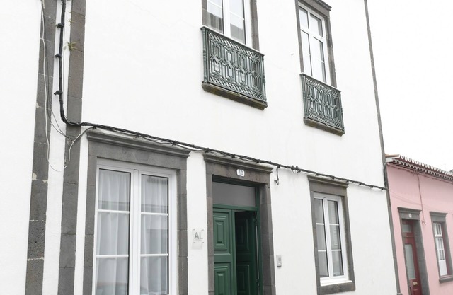 GROSSE UNTERKUNFT IM ERSTEN STOCK DES HOSTES MIT 3 SCHLAFZIMMERN
