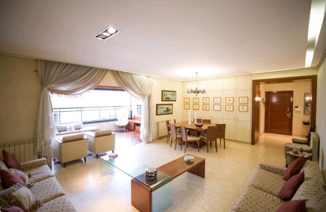 Große Achrafieh Wohnung