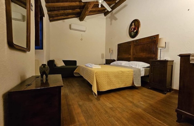 Große und schöne Wohnung mit Blick in Bauernhaus mit Pool für 12 Personen